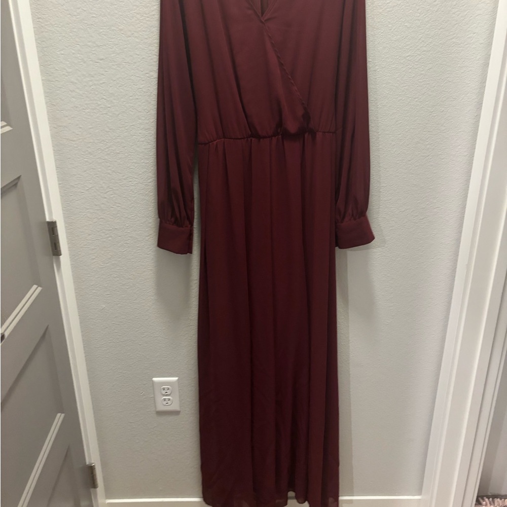 Elegant Burgundy Maxi Dress